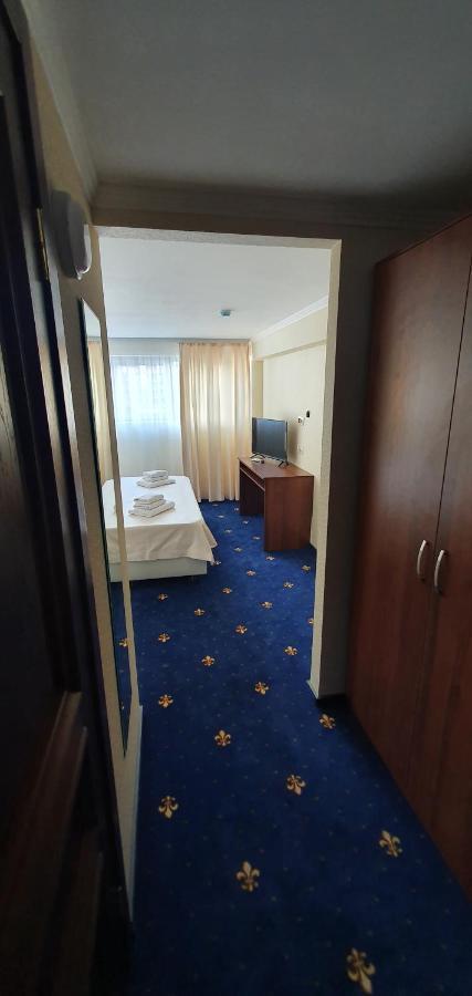 Hôtel Evropa à Gagra Extérieur photo