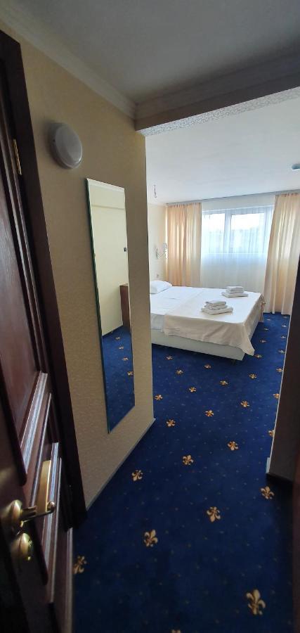Hôtel Evropa à Gagra Extérieur photo