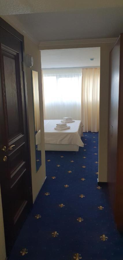 Hôtel Evropa à Gagra Extérieur photo
