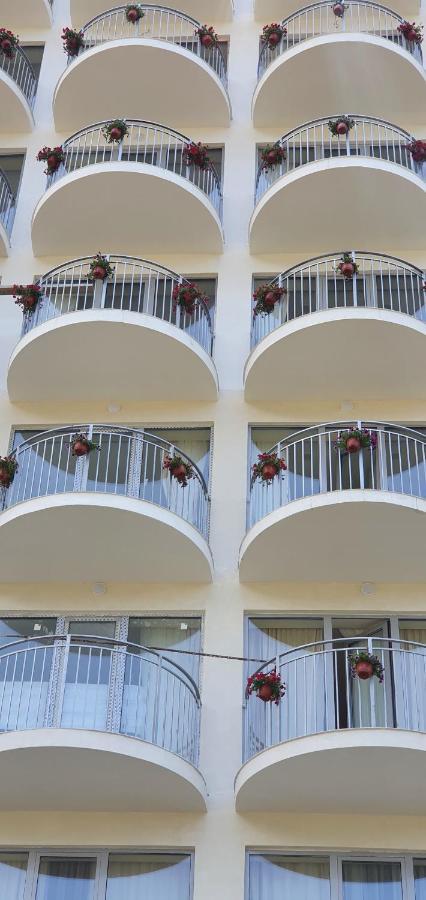 Hôtel Evropa à Gagra Extérieur photo