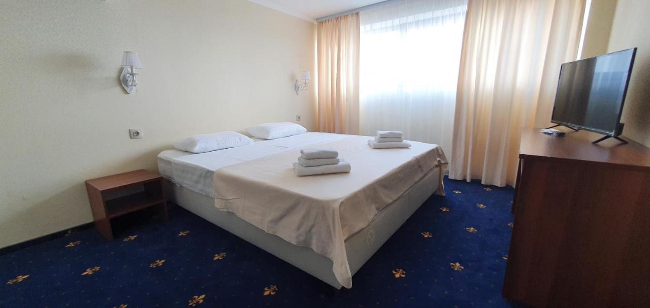 Hôtel Evropa à Gagra Extérieur photo