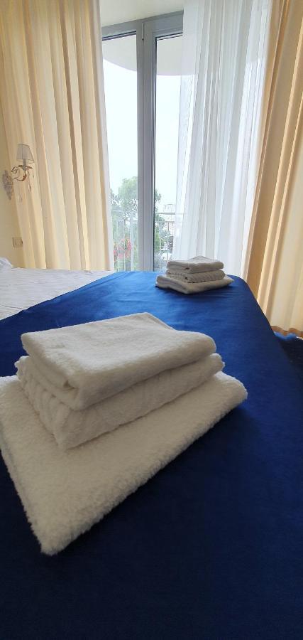 Hôtel Evropa à Gagra Extérieur photo