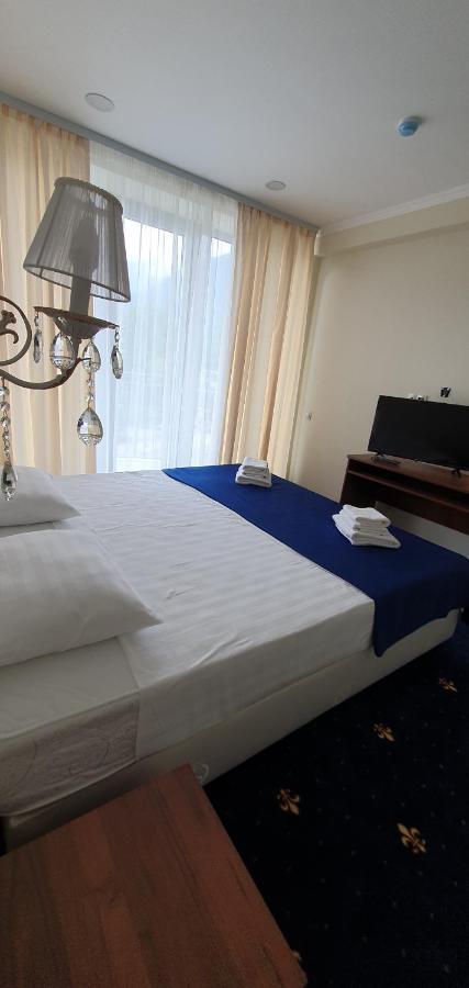 Hôtel Evropa à Gagra Extérieur photo