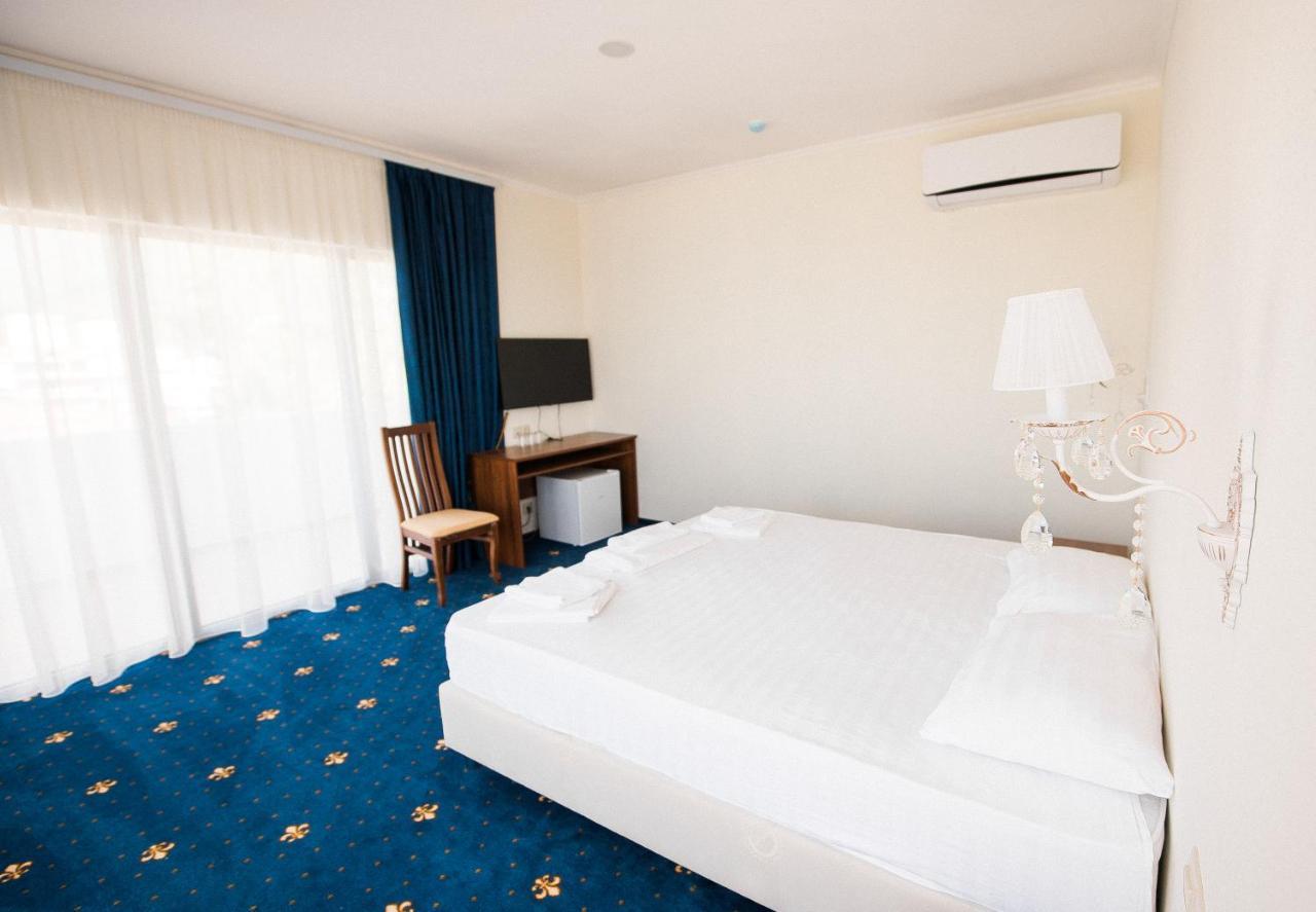 Hôtel Evropa à Gagra Extérieur photo