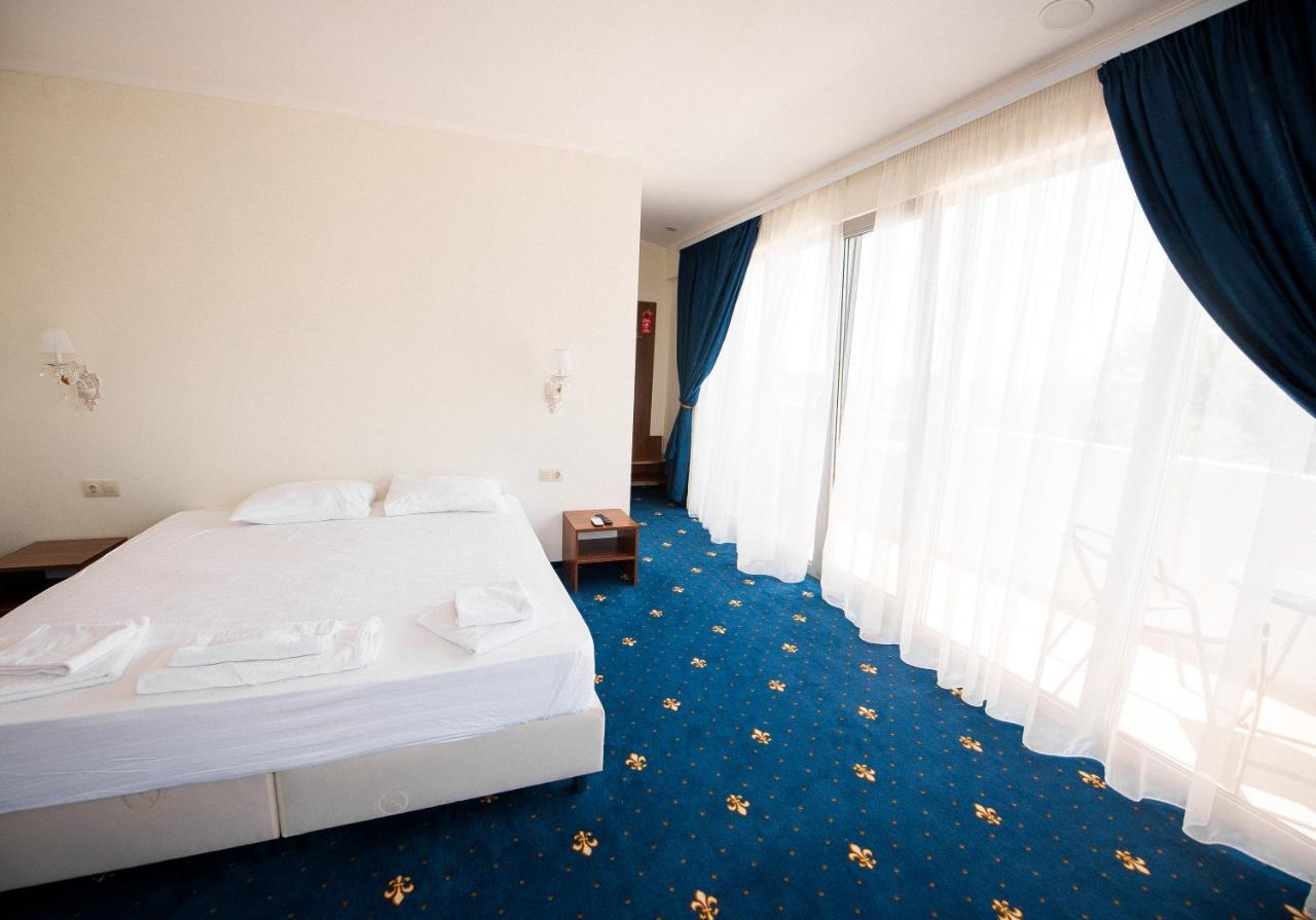 Hôtel Evropa à Gagra Extérieur photo