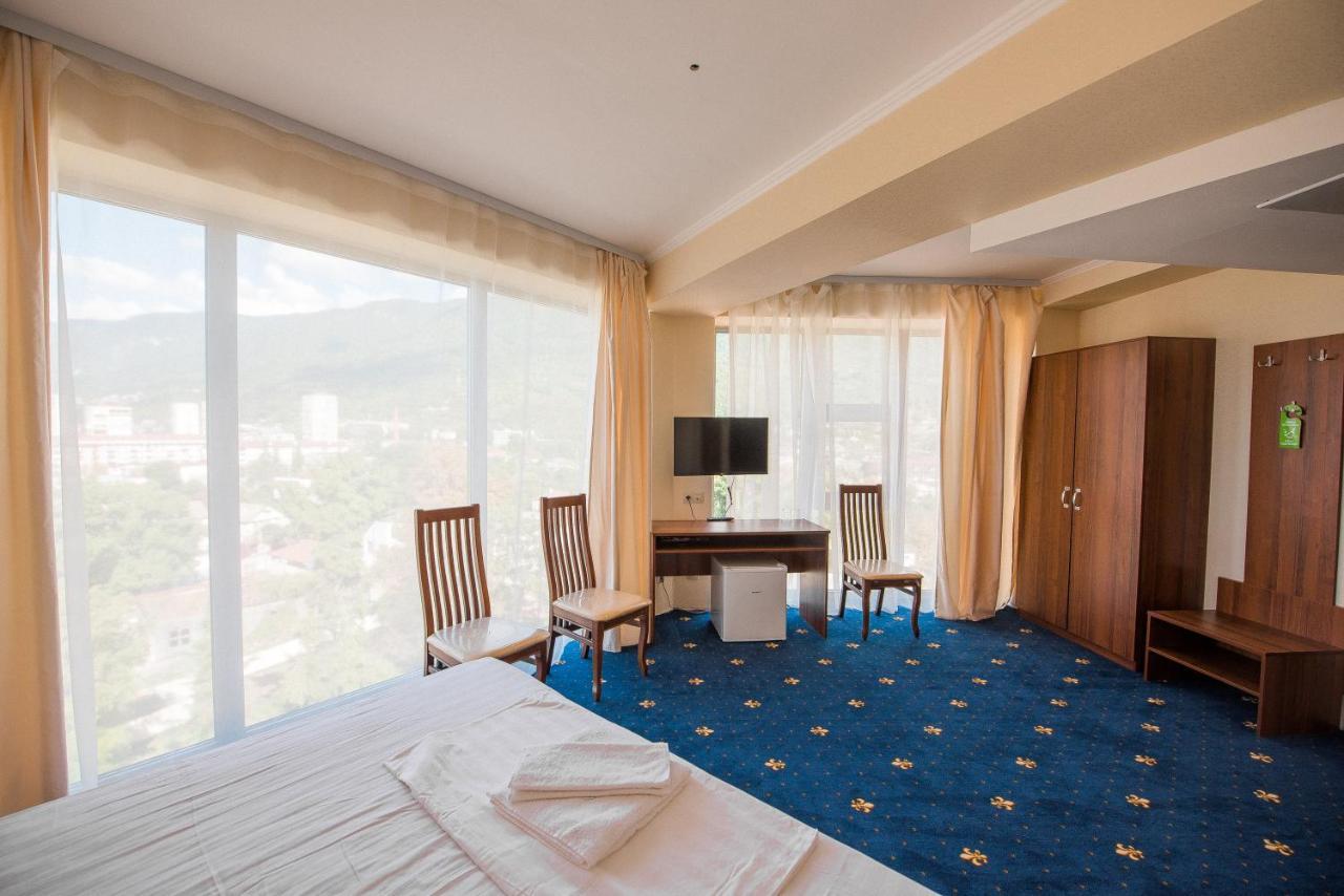 Hôtel Evropa à Gagra Extérieur photo